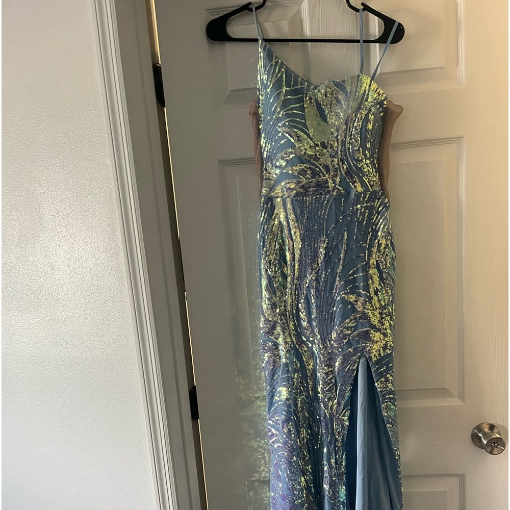 Sky blue iridescent prom dress / formal dress was used for 4 hours. No tags